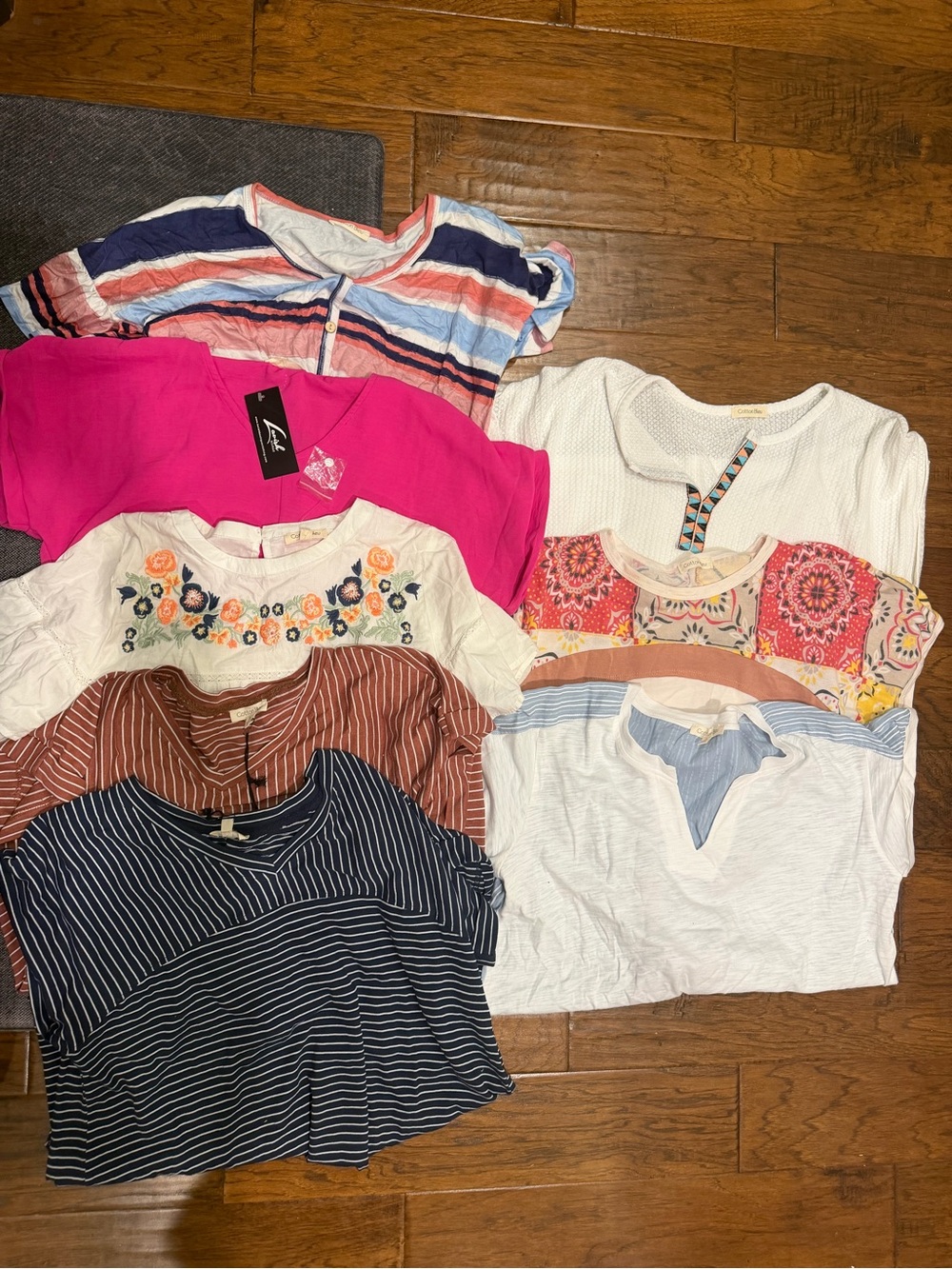 Cotton Bleu- LOT of  8 Short Sleeve Tees -